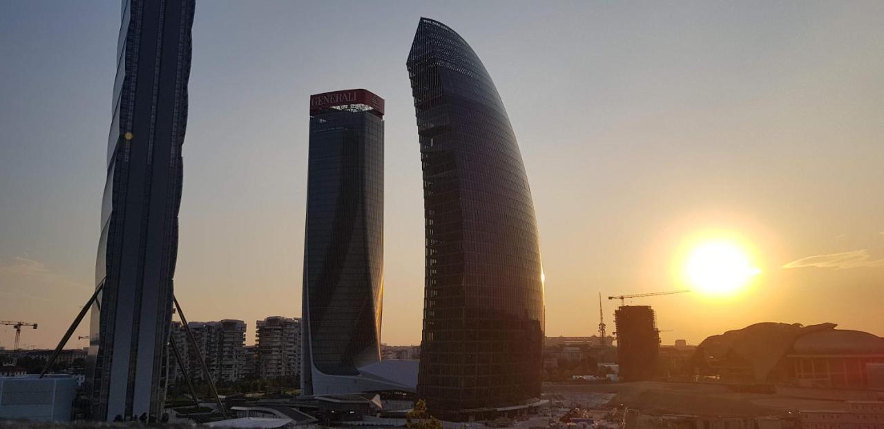 City Life Sky Apartment- Mico- Breathtaking Penthouse Мілан Екстер'єр фото
